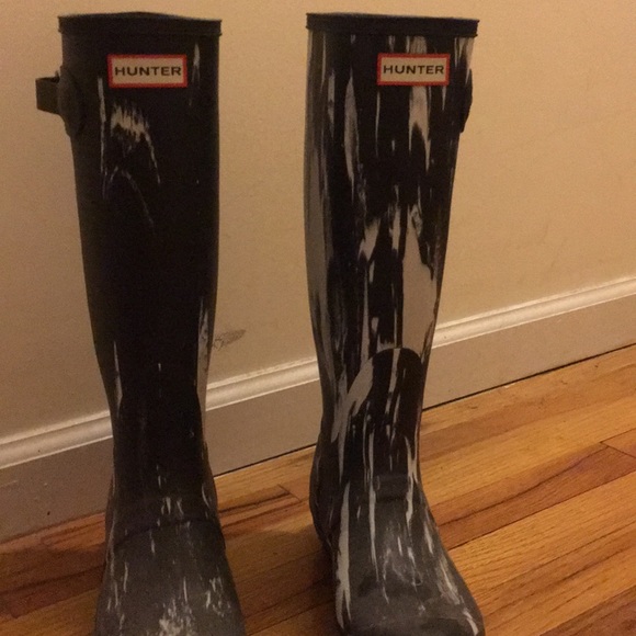 black and white hunter boots